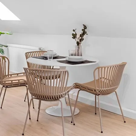 Stilvolle Wohnung: Private Dachterrasse - Zentral Apartmán *