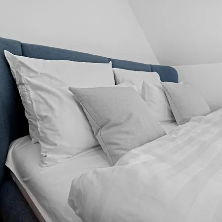 Stilvolle Wohnung: Private Dachterrasse - Zentral Apartamento